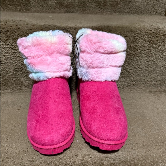 Mudd Pink Fuzzy women’s Boots. New.sz 10. - Picture 1 of 4